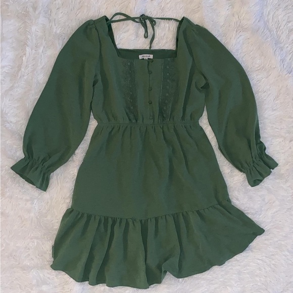 white birch Dresses & Skirts - Beautiful dress by White Birch size S NWOT